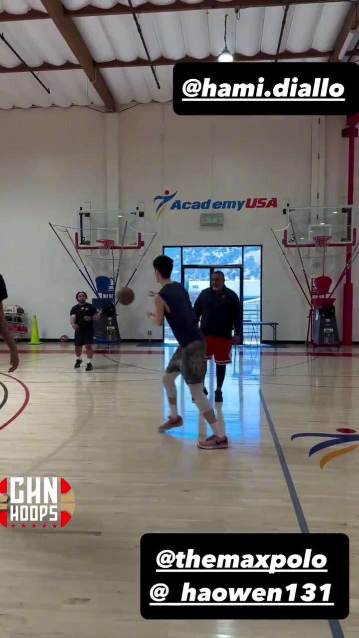 看看效果！迪亚洛和郭昊文一起在洛杉矶特训